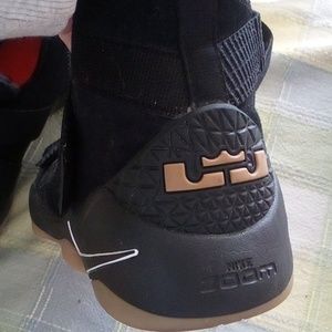 Nike LeBron Soldier 7y